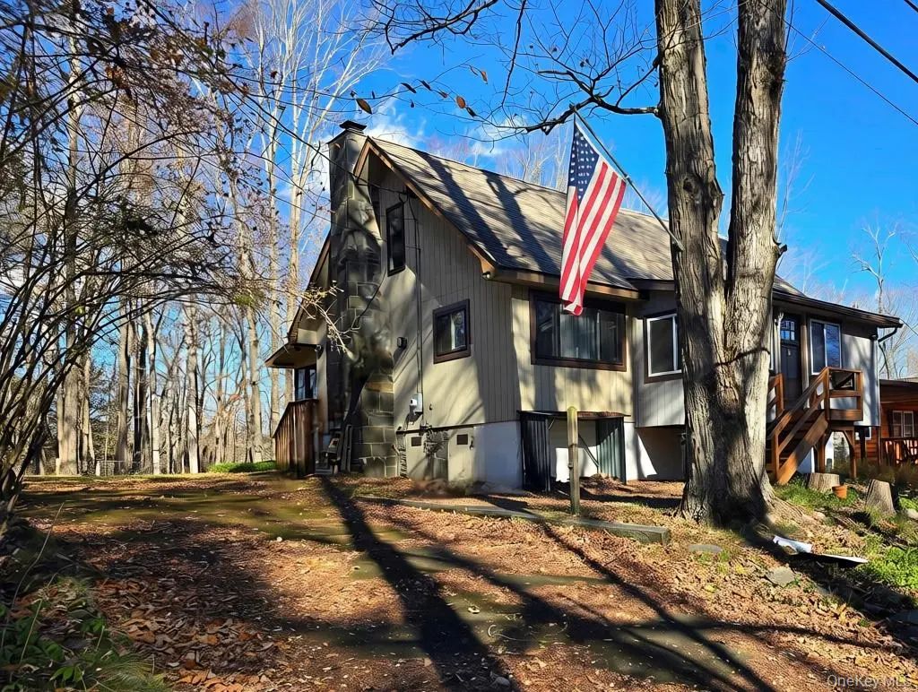 45 W Adirondack Trail, Smallwood