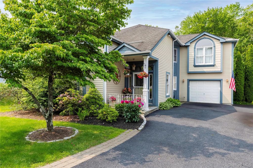 32 Coventry Circle, Mahopac