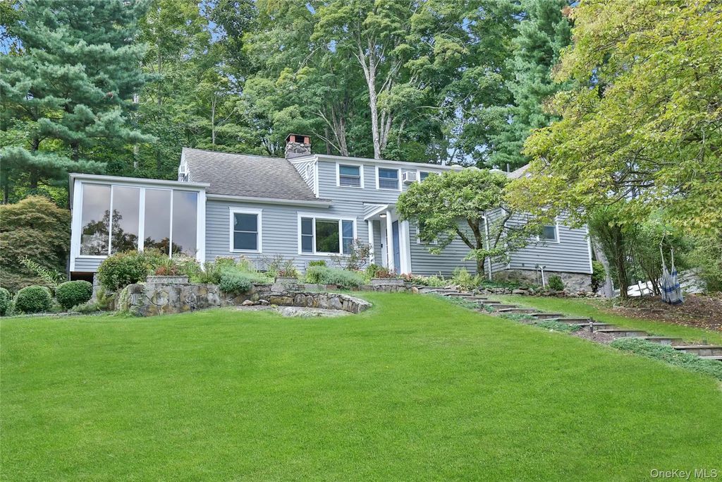 8 Old Roaring Brook Road, Mount Kisco