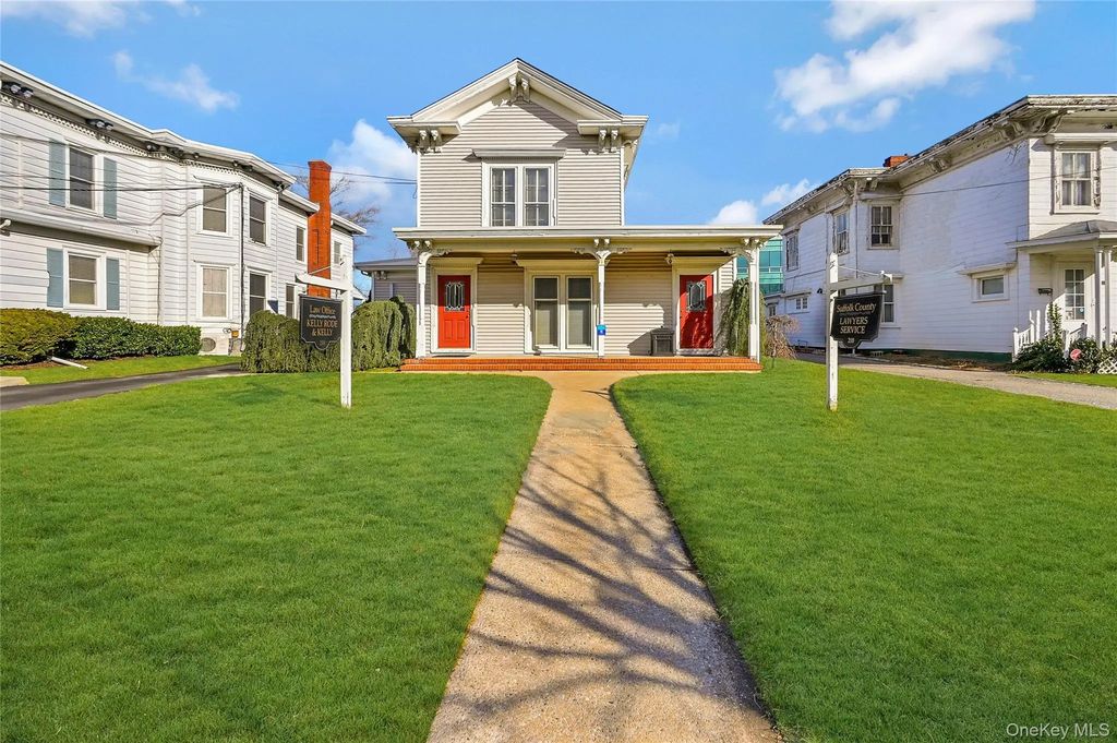 218 Griffing Avenue, Riverhead