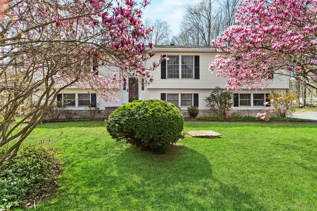 59 Glenacom Road, Mahopac