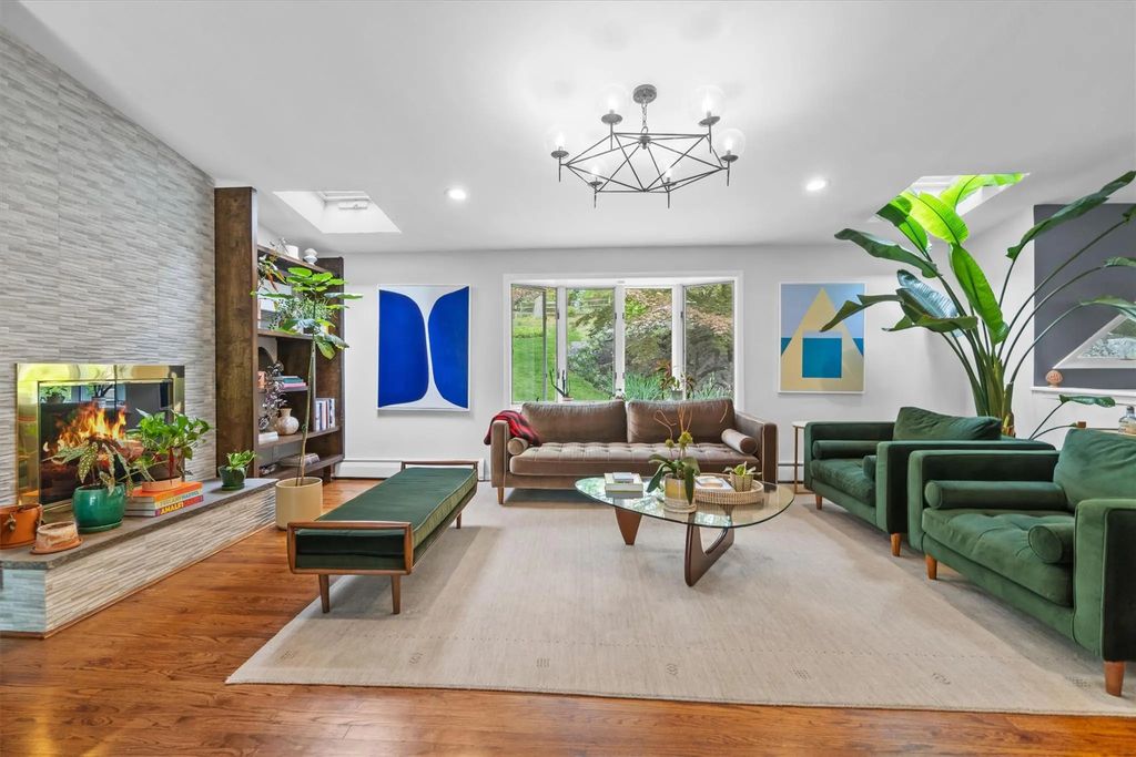 57 Hamilton Drive, Chappaqua