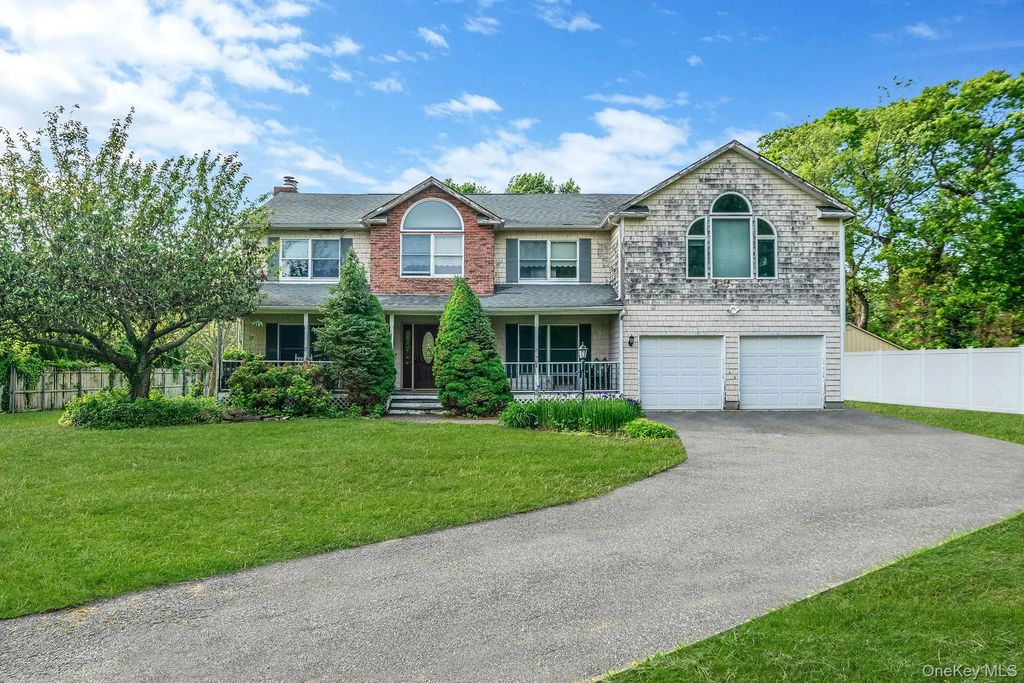 25 Locust Lane, Miller Place