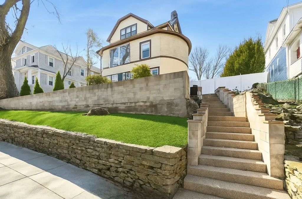 22 Landscape Avenue, Yonkers