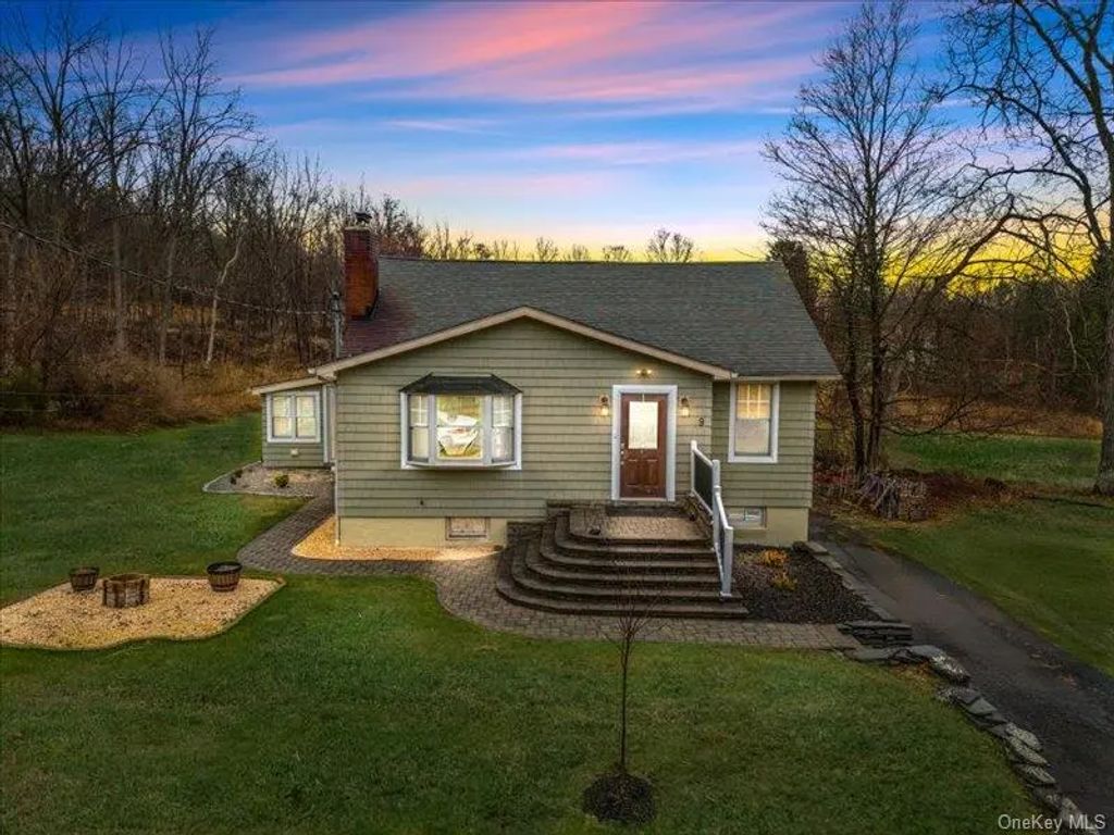 9 Emboden Avenue, Otisville