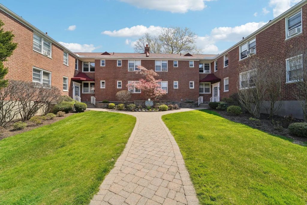 13 Bryant Crescent # 2c, White Plains