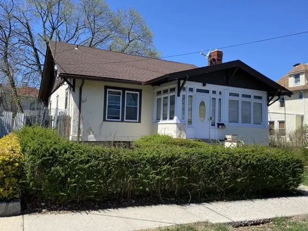315 Jessamine Avenue, Yonkers