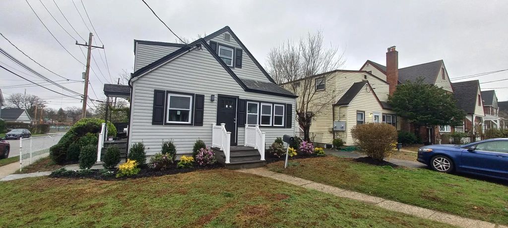 3 Hampton Road, Lynbrook