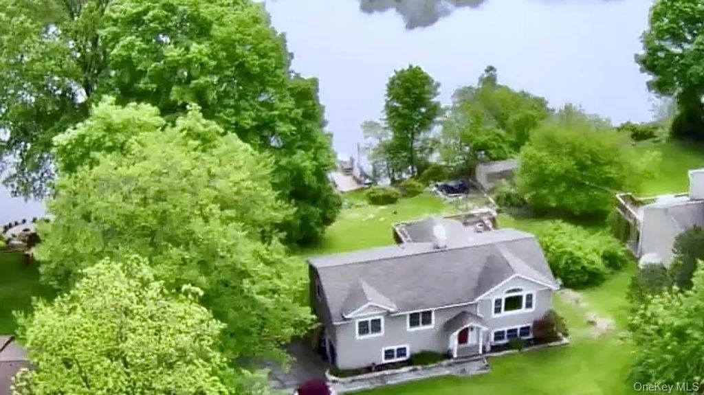206 Beach Drive, Mahopac