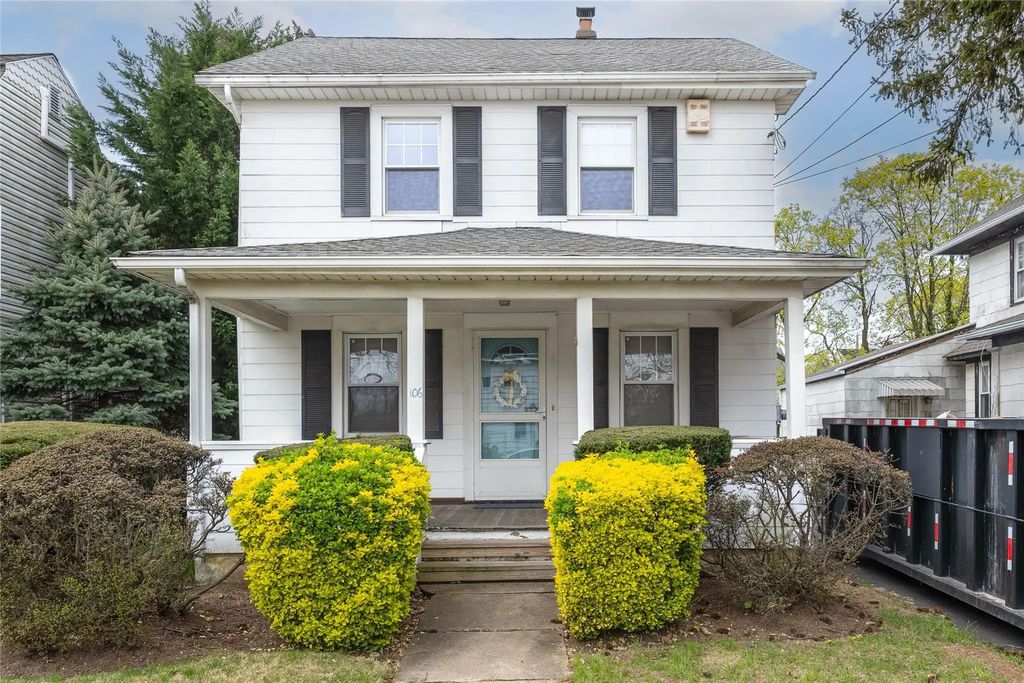 106 Sycamore Street, West Hempstead