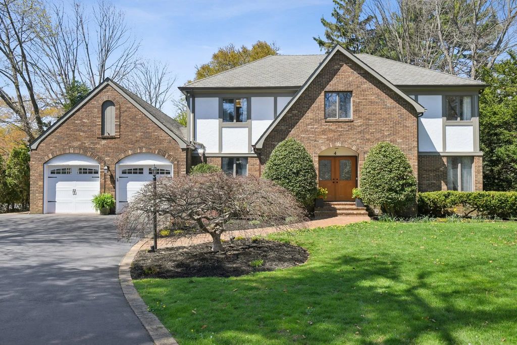 4 Westbury Road, Garden City