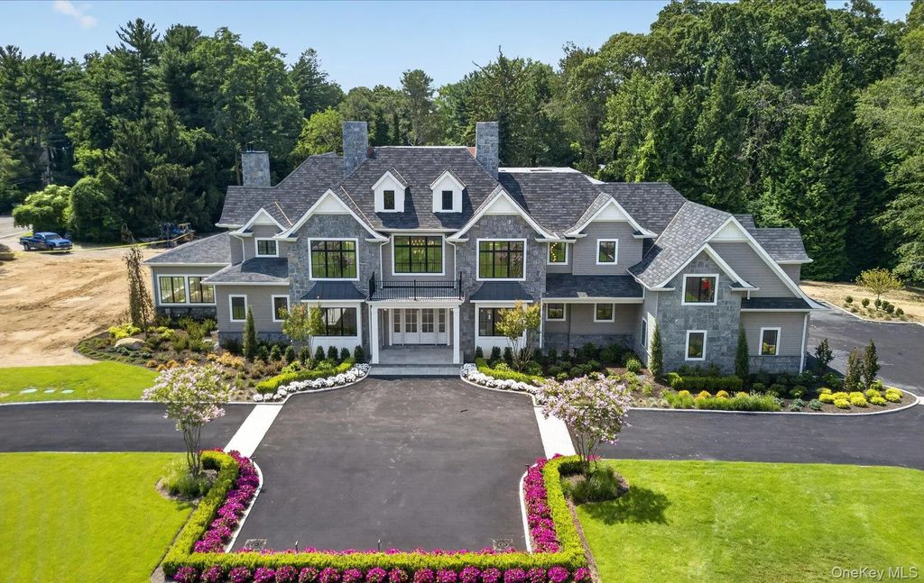 2 E Gate Road, Lloyd Harbor