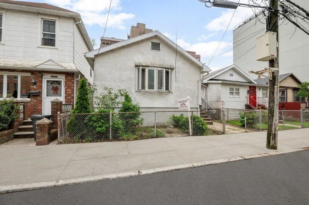 1114 Banner Avenue, Brooklyn