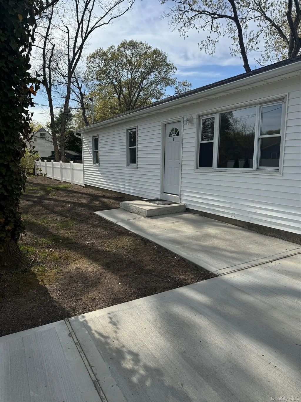1 Pine Road, Middle Island