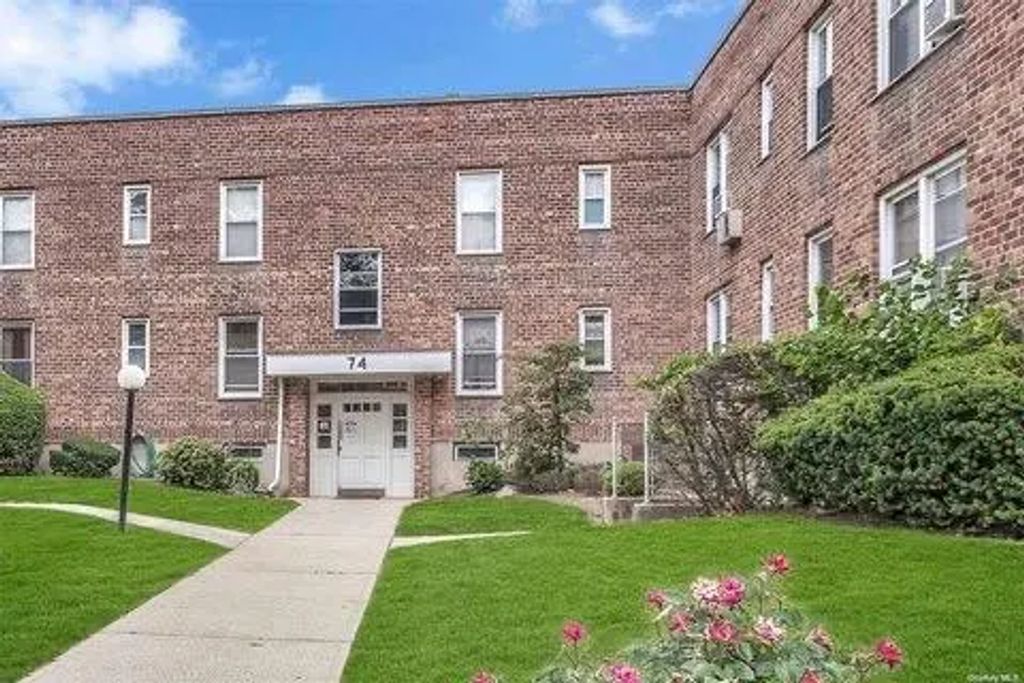 74 Gibson Boulevard 2d, Valley Stream