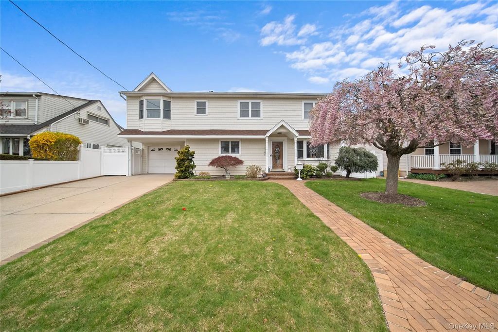 312 Ocean Avenue, Massapequa Park