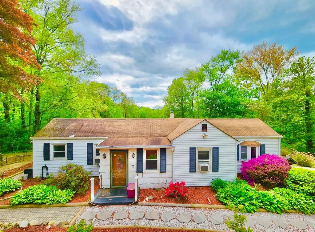 35 Agor Lane, Mahopac