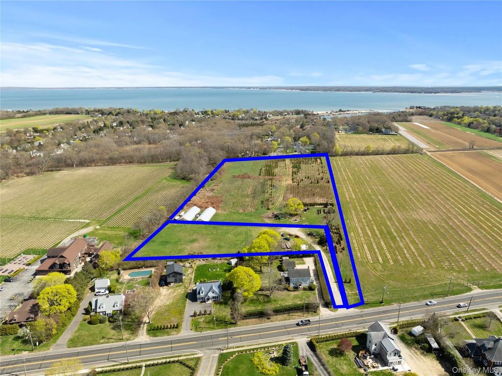 1705 & 1709 Main Road, Jamesport
