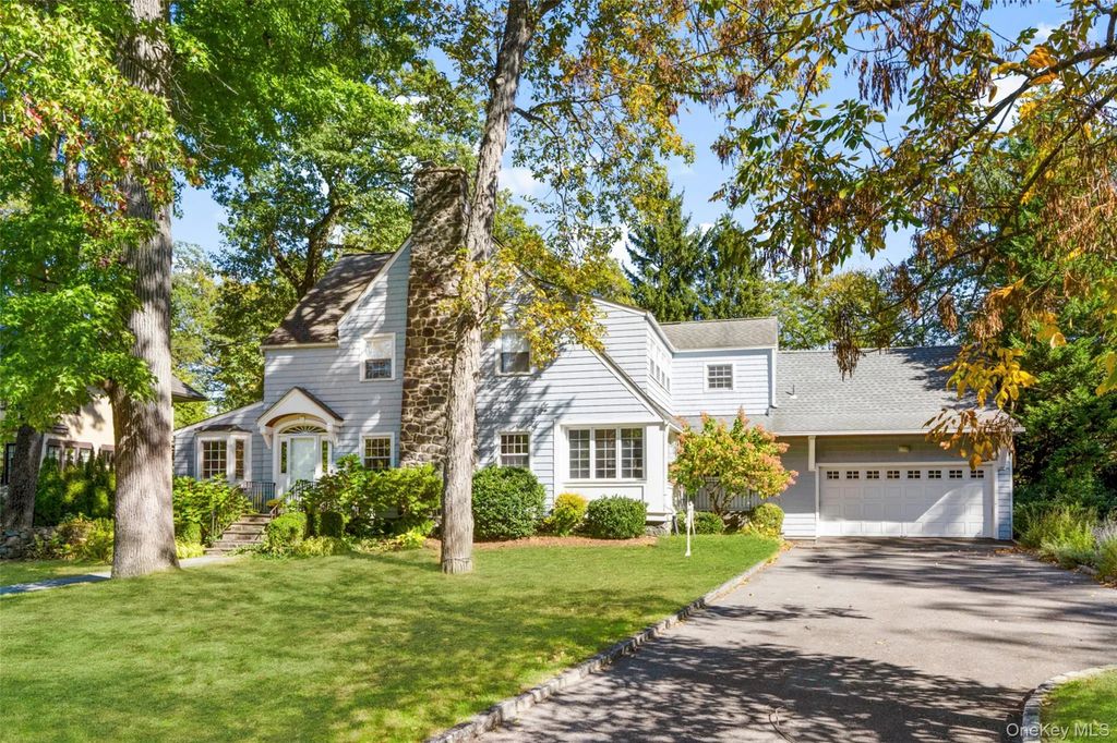 37 Highwood Avenue, Larchmont