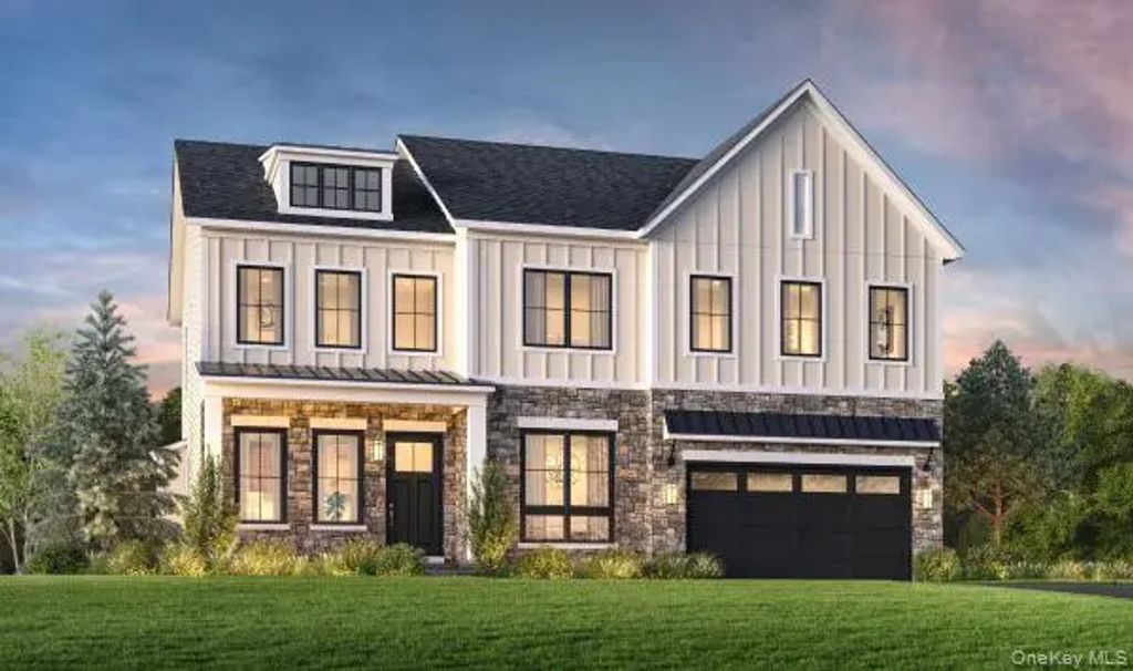 44 Sequoia Circle, Manhasset