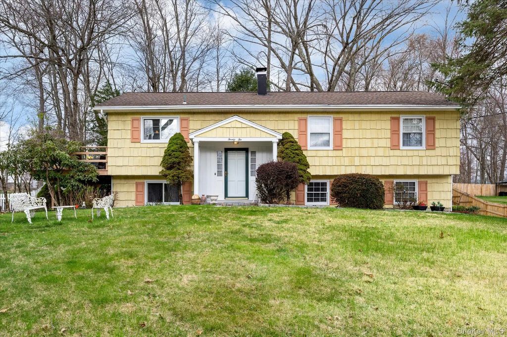 22 Hood Place, Cortlandt Manor