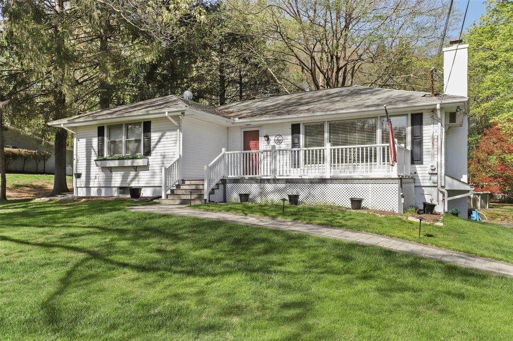 19 Russ Road, Mahopac