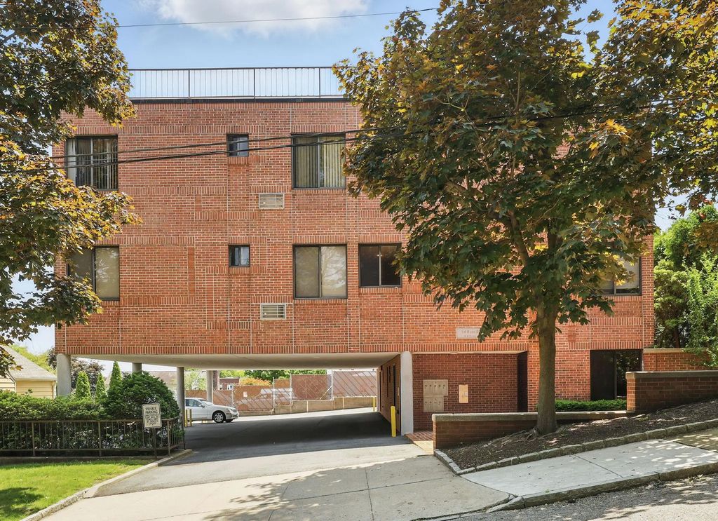 14 Ross Street, White Plains