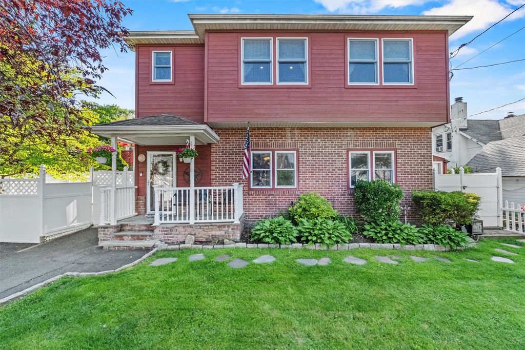 162 Lake Shore Drive, Mahopac