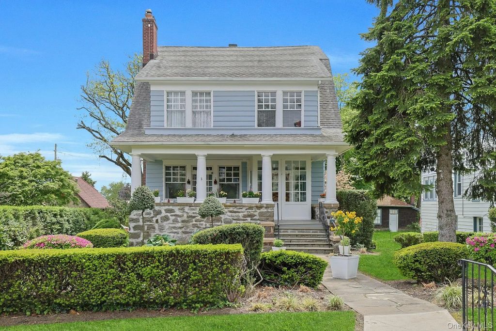 146 Sutton Manor Road, New Rochelle
