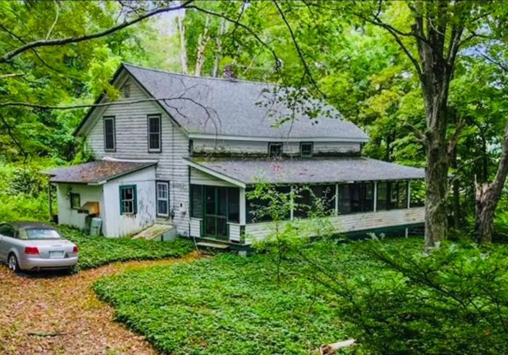 472 Bullet Hole Road, Mahopac