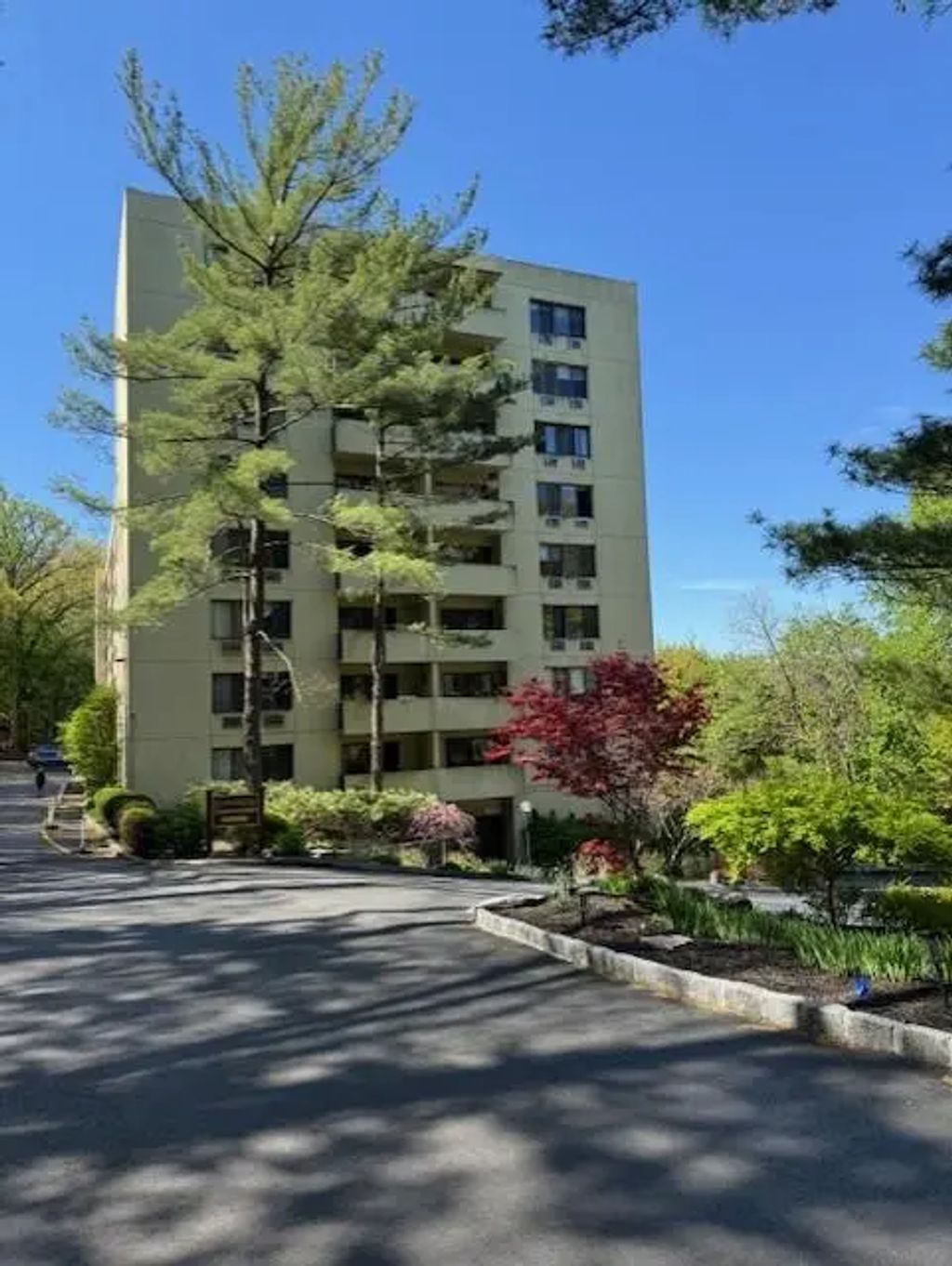 1 David Lane # 5e, Yonkers
