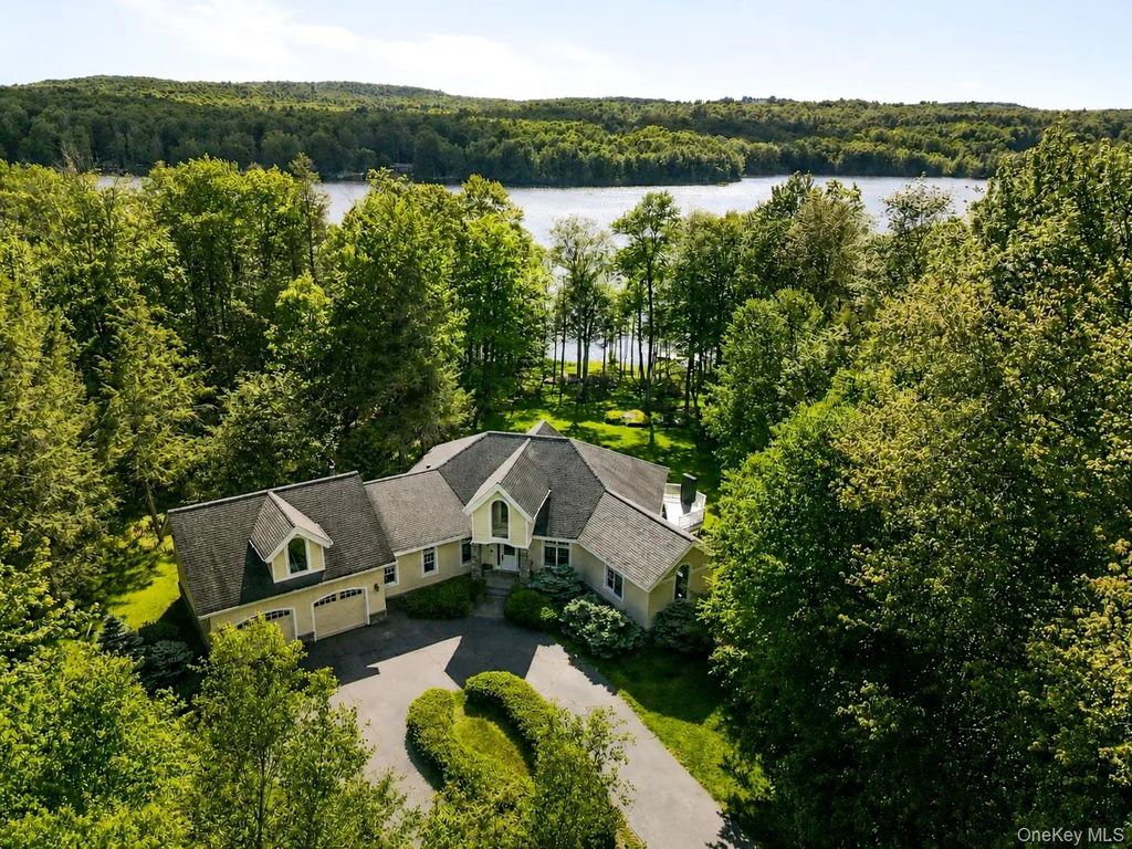 16 Deforest Drive, South Fallsburg