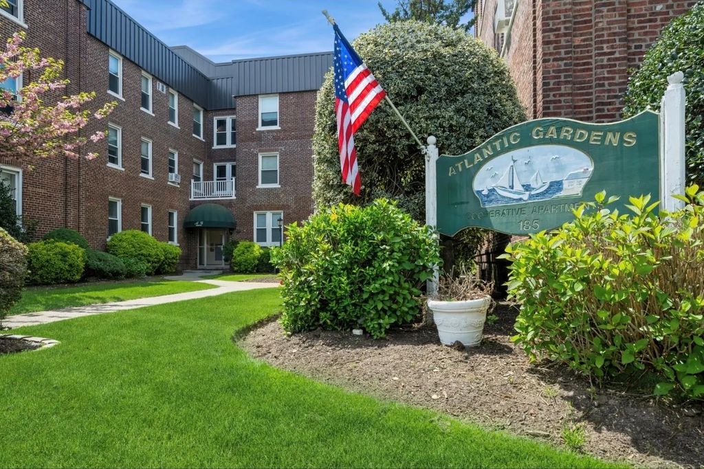 185 Atlantic Avenue B14, Lynbrook