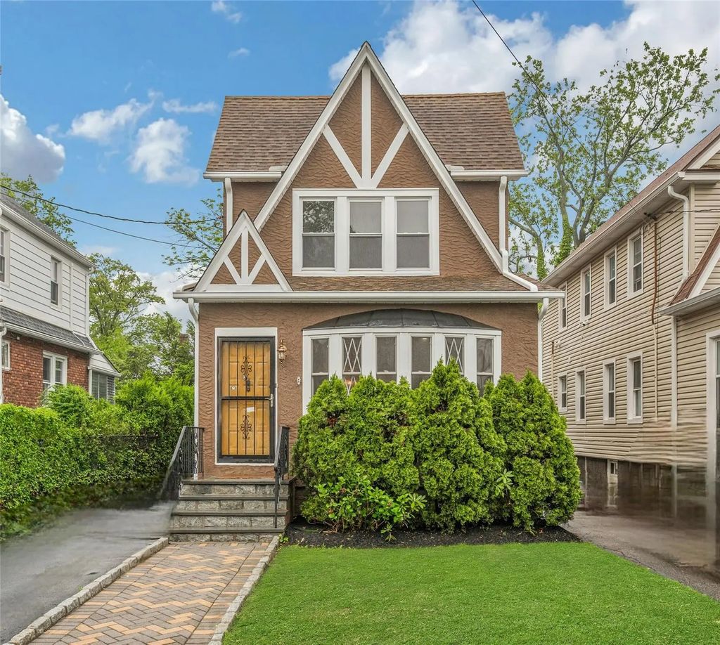39 Crestmont Avenue, Yonkers