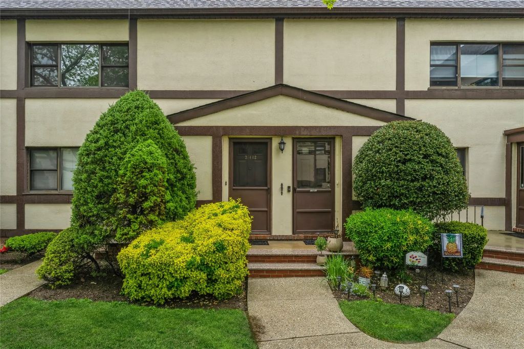 274 Cherry Valley Avenue B-2, Garden City
