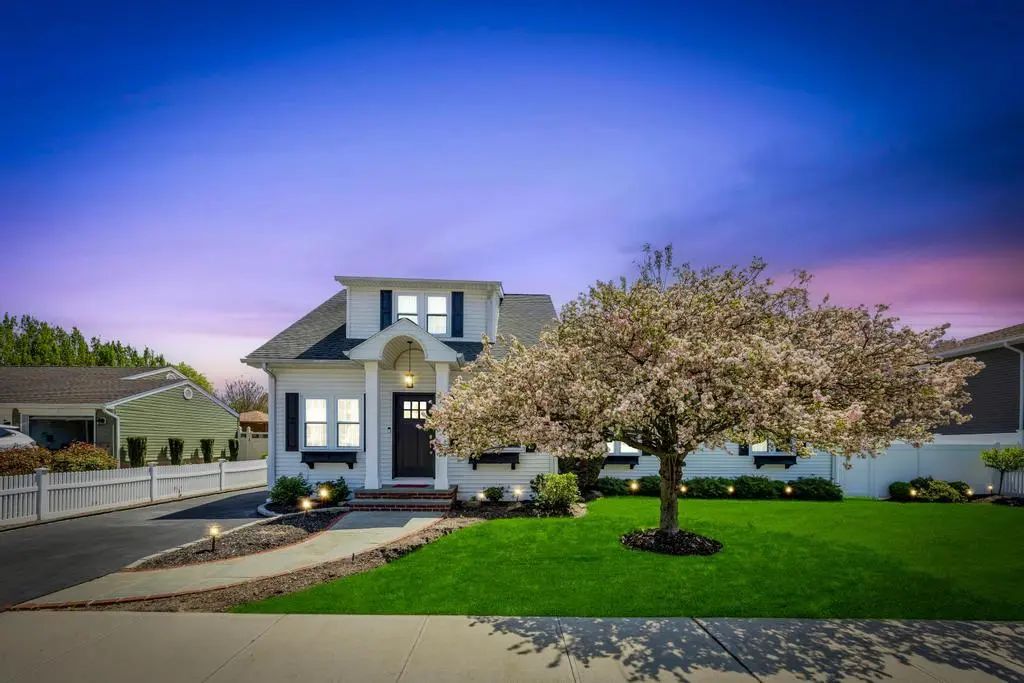 1788 Noble Street, East Meadow