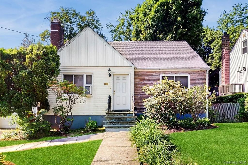 42 Juniper Hill Road, White Plains