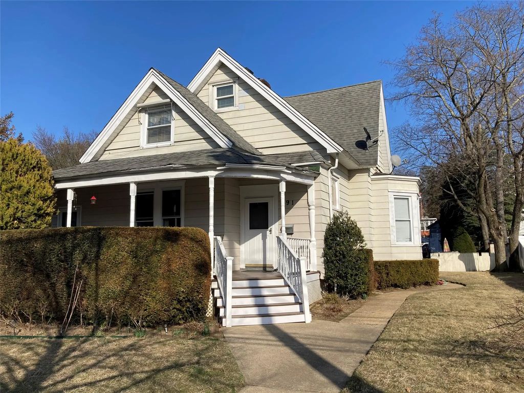 291 South Street, Oyster Bay