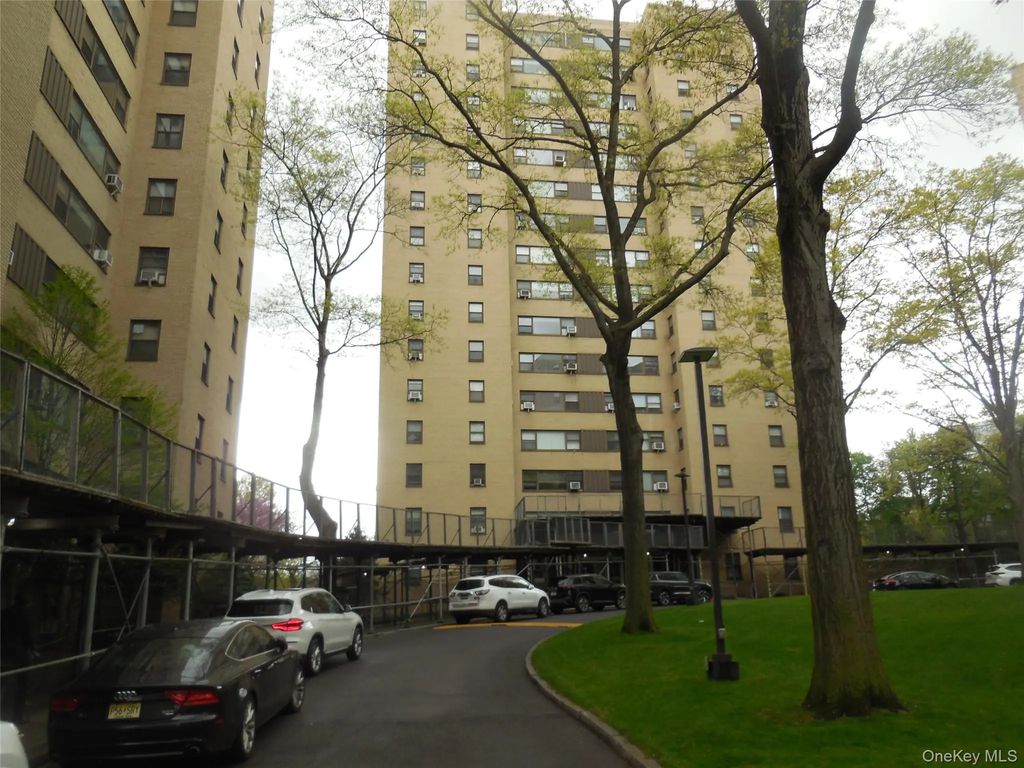 4 Fordham Hill Oval # 5e, Bronx