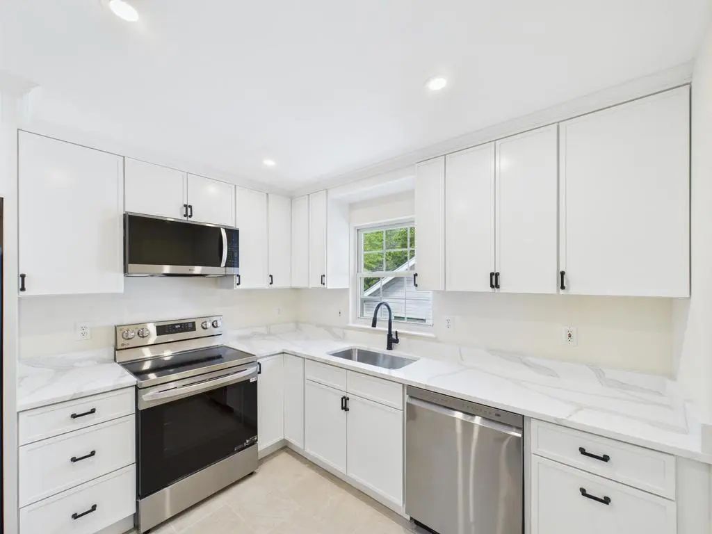 349 E Main Street, Centerport