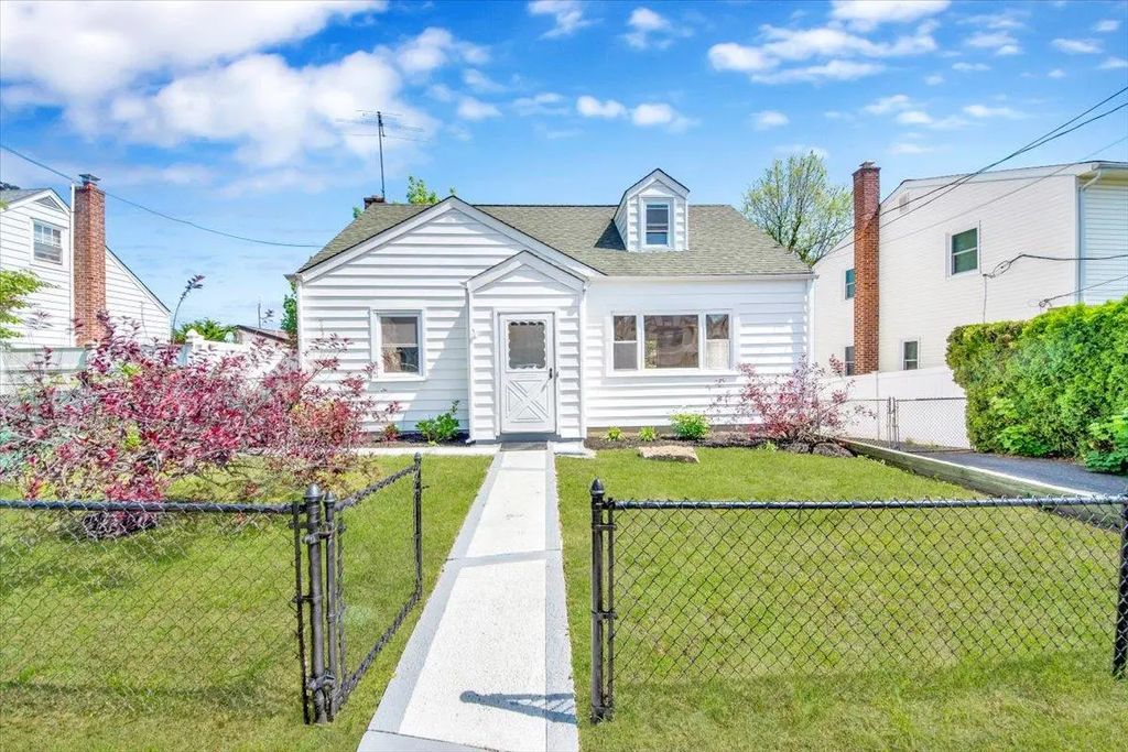 105 Colgate Avenue, Yonkers