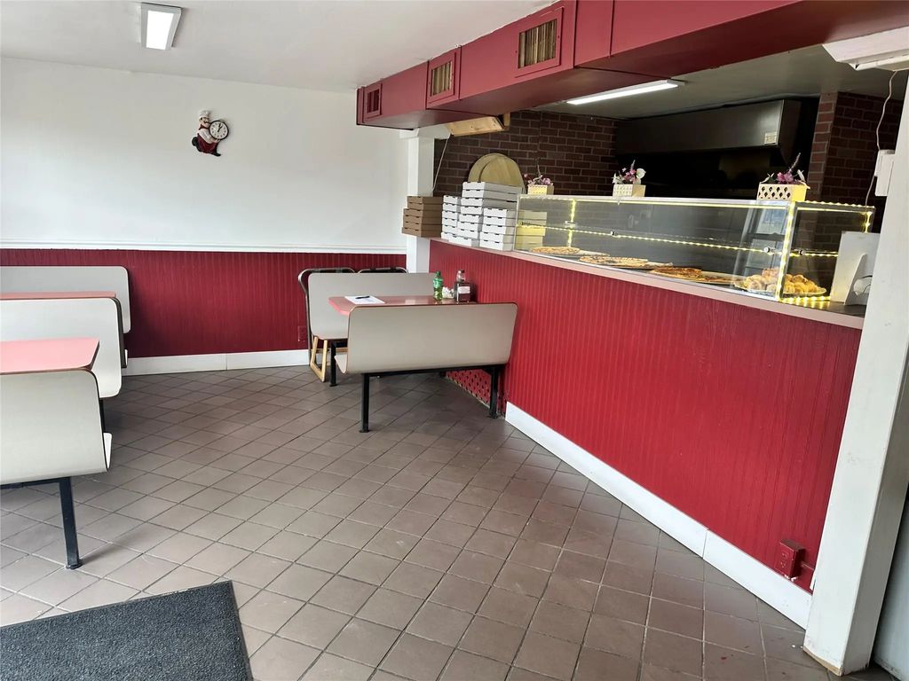 873 Route 284, Westtown