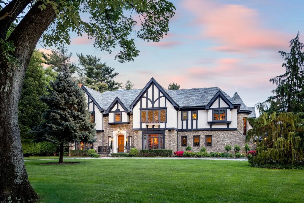 88 11th Street, Garden City