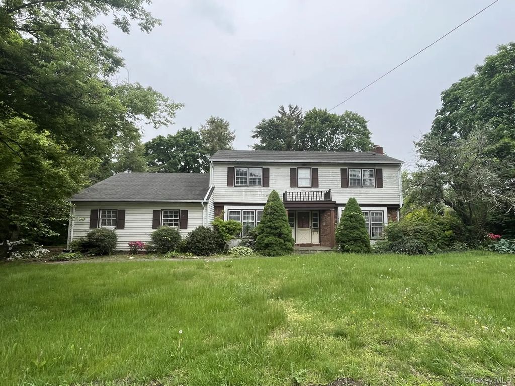 8 Bay Place, Huntington