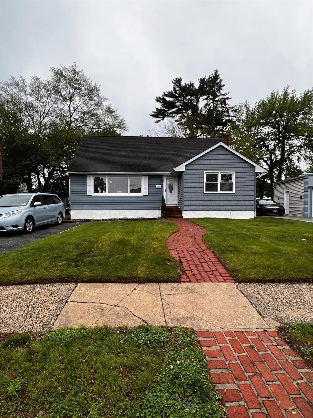 97 Hungry Harbor Road, Valley Stream