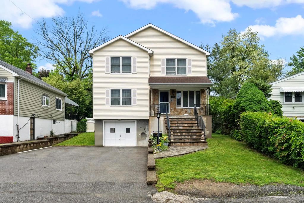 219 Tompkins Avenue, Yonkers