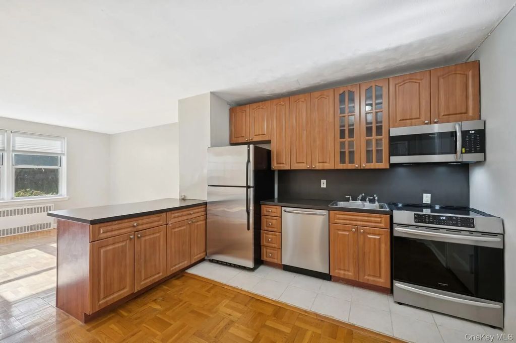 162-21 Powells Cove Boulevard # 1m, Beechhurst