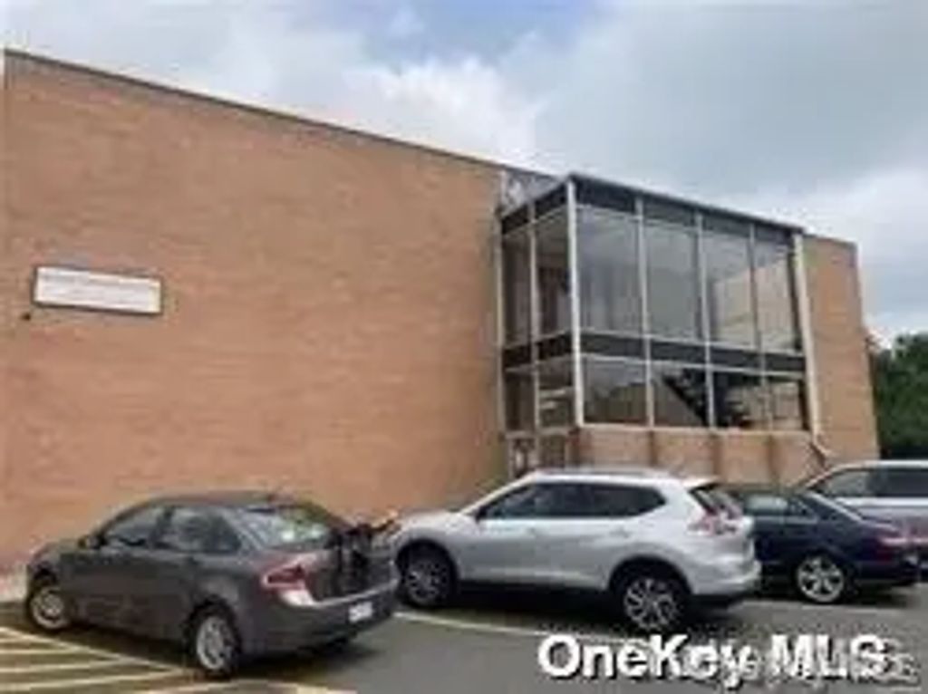 201 Northwest Drive # 2 & 4, Farmingdale