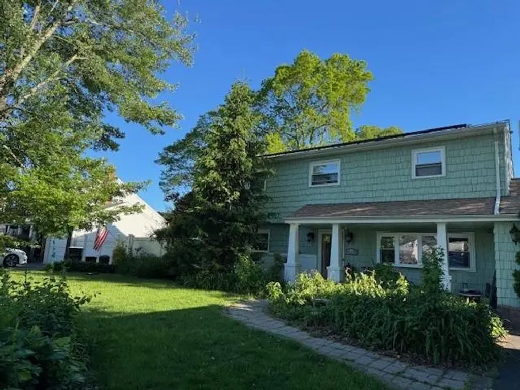 47 Myson Street, West Islip