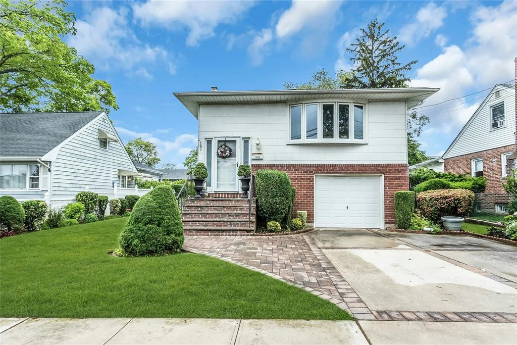 1150 Langdon Street, Franklin Square